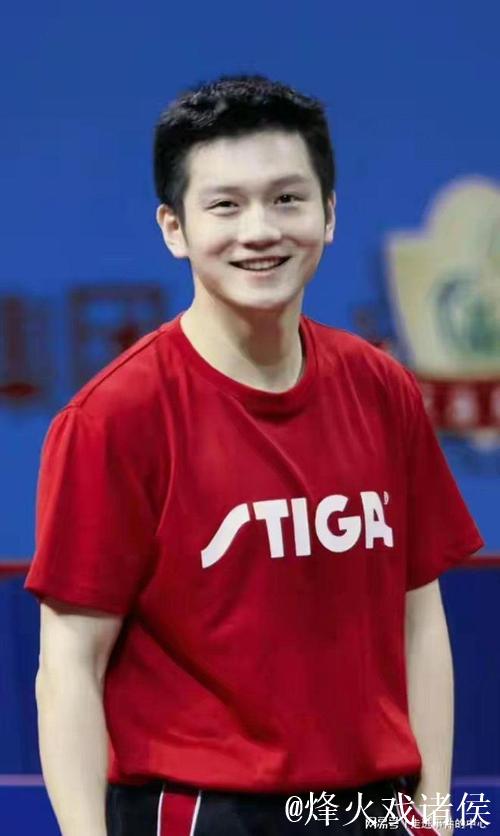 樊振东遭德迷狂热追捧！现场唱《真的爱你》